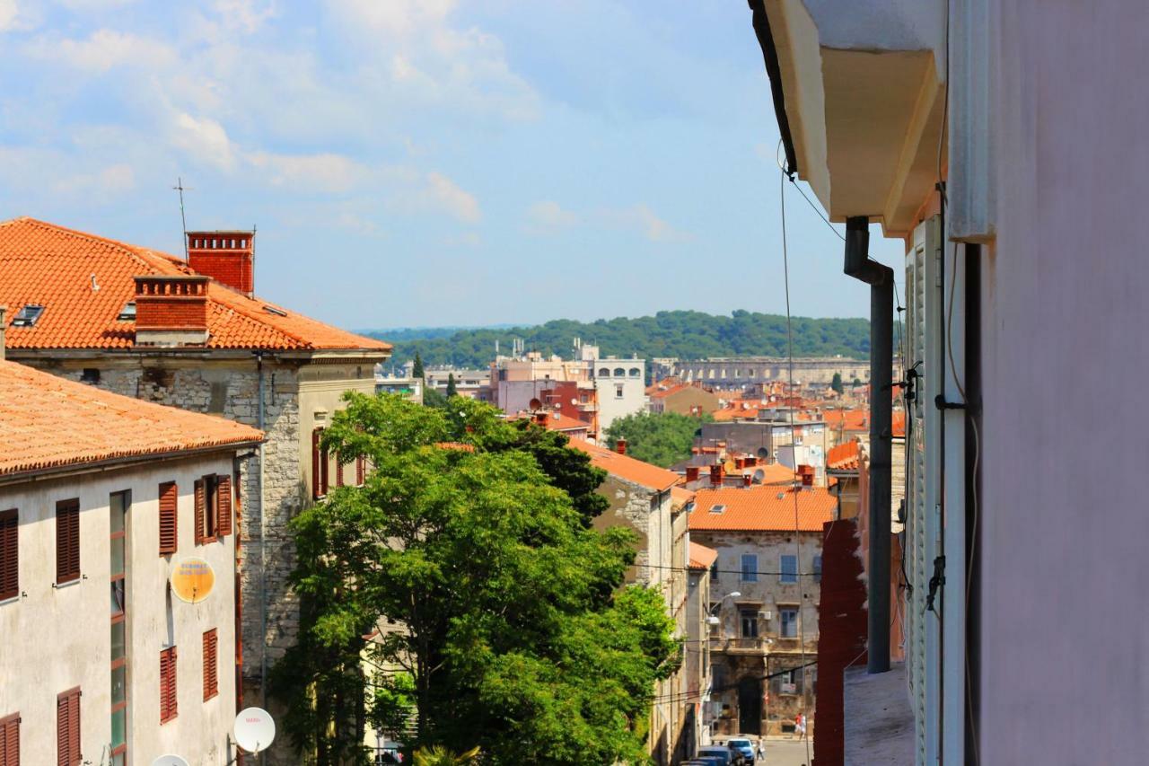 Sunny Corner In City Center With Free Parking Apartamento PUY Exterior foto