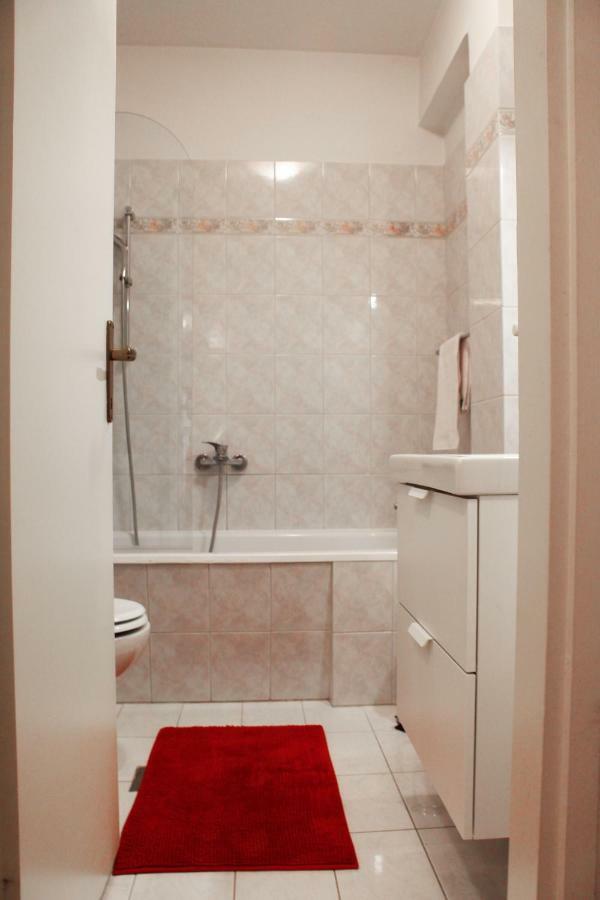 Sunny Corner In City Center With Free Parking Apartamento PUY Exterior foto